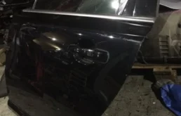 Дверь задняя левая для Volvo XC70 2009 года на фотографиях