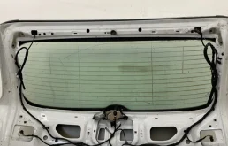 Стекла и зеркала для Audi Q7 2010 года на фотографиях