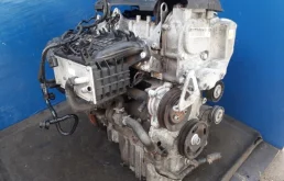 Двигатель для Skoda Rapid 2012 года на фотографиях