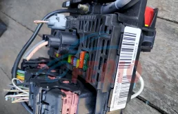 Блок предохранителей под капотом для Peugeot 407 Седан 6D 2004-2011