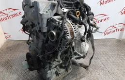 Двигатель для Nissan X-Trail 2003 года на фотографиях