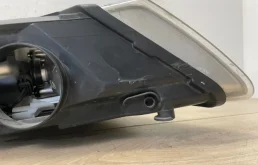 Фары для Volkswagen Touareg 2008 года на фотографиях