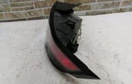 Противотуманка (ПТФ) задняя правая для Land Rover Range Rover Evoque 2010 года на фотографиях