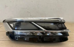 Фара ксенон левая для Volkswagen Touareg 2021 года на фотографиях