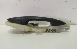 Ручка двери передняя правая внешняя для Hyundai Solaris на фотографиях