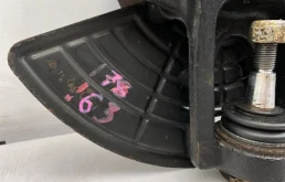 Кулак поворотный правый для Mercedes-Benz M class 2001 года на фотографиях