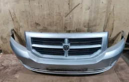 Бампер для Dodge Caliber 2006 года на фотографиях