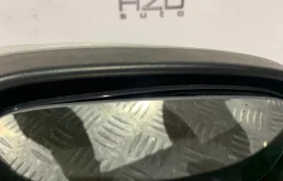 Стекла и зеркала для Volvo C30 2010 года на фотографиях