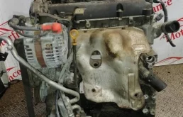 Двигатель без навесного для Nissan Serena 2003 года на фотографиях