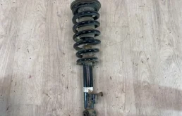 Передние амортизаторы для Mitsubishi Pajero V70 5dr 1999-2006