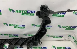 Кронштейн правой фары нижний для BMW 3er на фотографиях