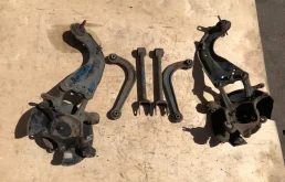 Кулак задний правый для Mazda CX 5 2015 года на фотографиях