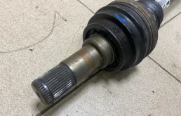 Привод задний правый для Audi Q7 2010 года на фотографиях