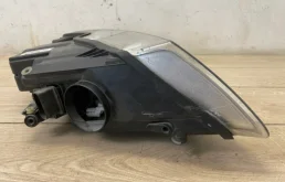 Фары для Volkswagen Touareg 2008 года на фотографиях