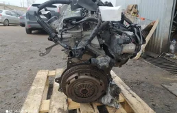 Двигатель без навесного для Volkswagen Polo 2010 года на фотографиях