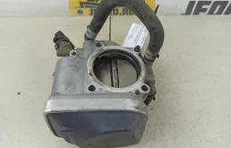 Дроссельная заслонка для Opel Zafira 2015 года на фотографиях