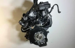 Двигатель без навесного для Volkswagen Polo 2000 года на фотографиях