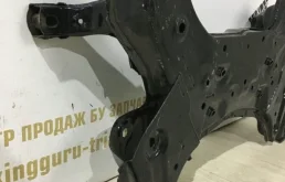 Подрамник двигателя для Hyundai Solaris 2014 года на фотографиях