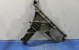 Кронштейн заднего бампера левый для Audi Q7 на фотографиях