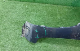 Крылья для Toyota Corolla 2017 года на фотографиях