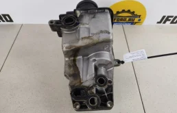 Корпус масляного фильтра для Volvo C30 на фотографиях