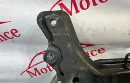 Подрамник двигателя для Hyundai Matrix 2008 года на фотографиях