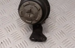 Бачок ГУР для Audi A8 2010 года на фотографиях