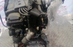 Двигатель без навесного для Hyundai Lantra на фотографиях