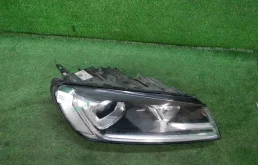 Фары для Volkswagen Touareg 2015 года на фотографиях