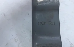 Петля капота левая для Hyundai Solaris 2021 года на фотографиях