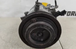 Компрессор кондиционера для Hyundai Matrix 2006 года на фотографиях