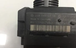 Замок зажигания для Mercedes-Benz C class 2006 года на фотографиях