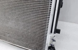 Кассета радиаторов для Hyundai Solaris 2013 года на фотографиях