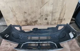 Бампер для Dodge Caliber 2006 года на фотографиях