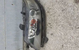 Фара левая для Honda Accord 2004 года на фотографиях