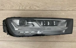 Фара ксенон правая для Audi Q7 на фотографиях