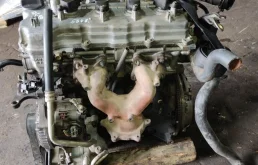 Двигатель для Nissan Primera 2006 года на фотографиях