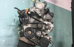 Двигатель без навесного для Volkswagen Polo 2008 года на фотографиях