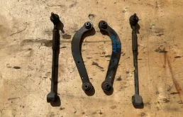 Рычаг задний левый нижний для Toyota Avensis 2003 года на фотографиях