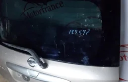 Дверь багажника для Nissan Note 2006 года на фотографиях