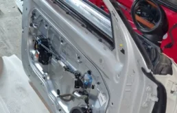 Двери для Volvo C30 2007 года на фотографиях