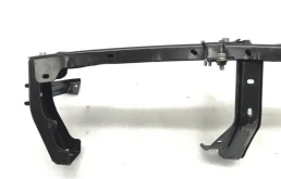 Усилитель бампера передний верхний для Mitsubishi Pajero Sport на фотографиях