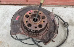 Кулак задний левый (A 211 350 83 08) для Mercedes-Benz E class W211 2002-2009