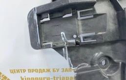 Кронштейн заднего бампера правый для BMW 5er 2019 года на фотографиях