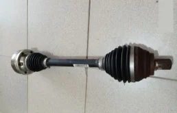 Привод передний правый для Volkswagen Passat 2014 года на фотографиях