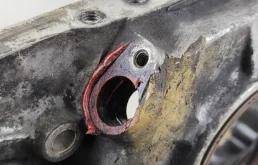 Передняя крышка двигателя для Mitsubishi Pajero на фотографиях