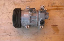 Компрессор кондиционера для Toyota RAV4 2003 года на фотографиях