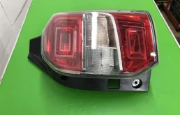 Фонарь правый для Subaru Forester на фотографиях