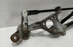 Трапеция стеклоочистителей для Hyundai Solaris 2018 года на фотографиях