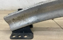 Усилитель заднего бампера для Audi Q7 2015 года на фотографиях